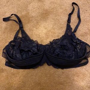 Calvin Klein 34c EUC